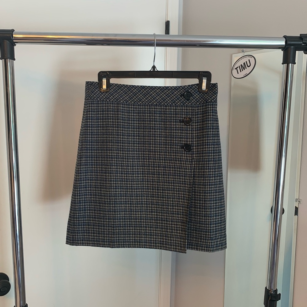 Ann Taylor Loft button patterned skirt